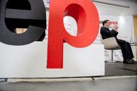 Albares niega 'blanqueo' al Gobierno de Maduro y sostiene que son los venezolanos los que eligen a su presidente