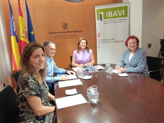 El IBDona dispondrá de medio centenar de viviendas para mujeres víctimas de violencia tras un convenio con el Ibavi.