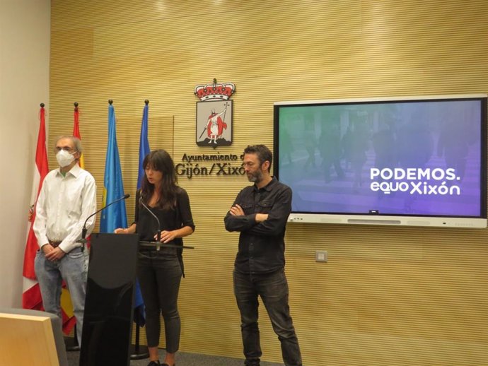 Grupo Municipal de Podemos-Equo Xixón en el Ayuntamiento de Gijón, en rueda de prensa en el Consistorio gijonés