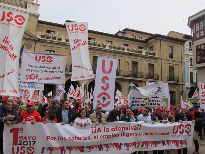 Archivo - Manifestantes de USO pidiendo más pluralidad en el diálogo social. Foto de archivo