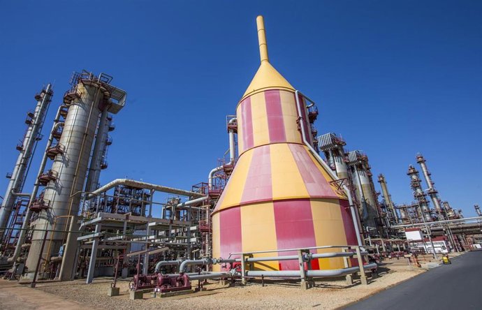 Archivo - La planta química de Cepsa en Palos de la Frontera (Huelva).