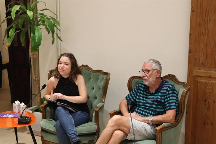 La vicepresidenta del Consell Valenci de la Joventut (CVJ), Irene Peris, y el presidente del Consell Valenci de les Persones Majors (CVPM), Miguel Jord