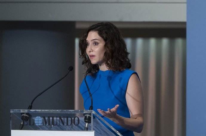 La presidenta de la Comunidad de Madrid, Isabel Díaz Ayuso, interviene durante uno de los Encuentros de El Mundo, en el Hotel Westin Palace, a 26 de septiembre de 2022, en Madrid (España). Este es el primero de los Encuentros del ciclo Cita con El Mund