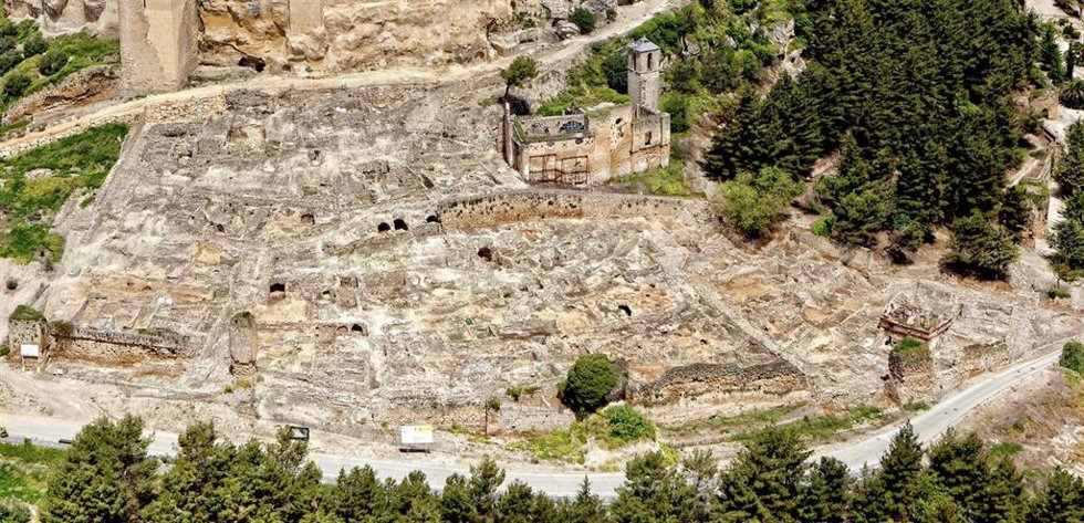 Archivo - Parcela prevista para el futuro Parador de Alcalá la Real, en el entorno de la iglesia de Santo Domingo de Silos.