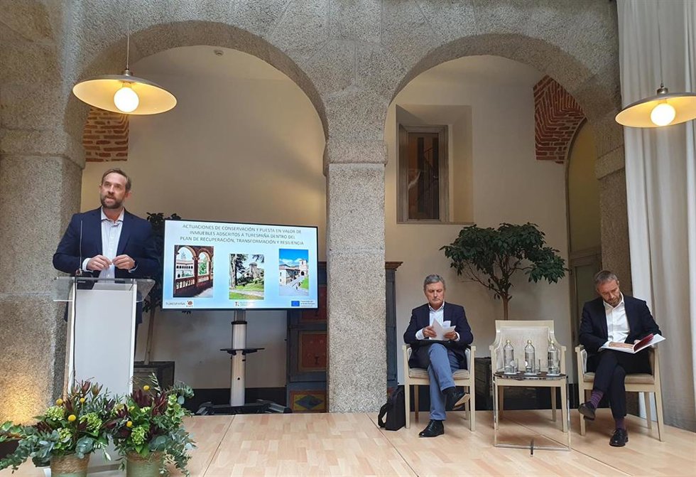 El Gobierno invertirá 10,1 millones de euros en la rehabilitación y mantenimiento de los Paradores de Castilla y León .