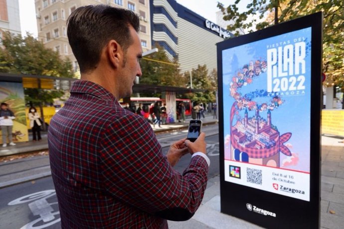 Zaragoza estrena cuatro pantallas interactivas para facilitar la participación y conocer la ciudad