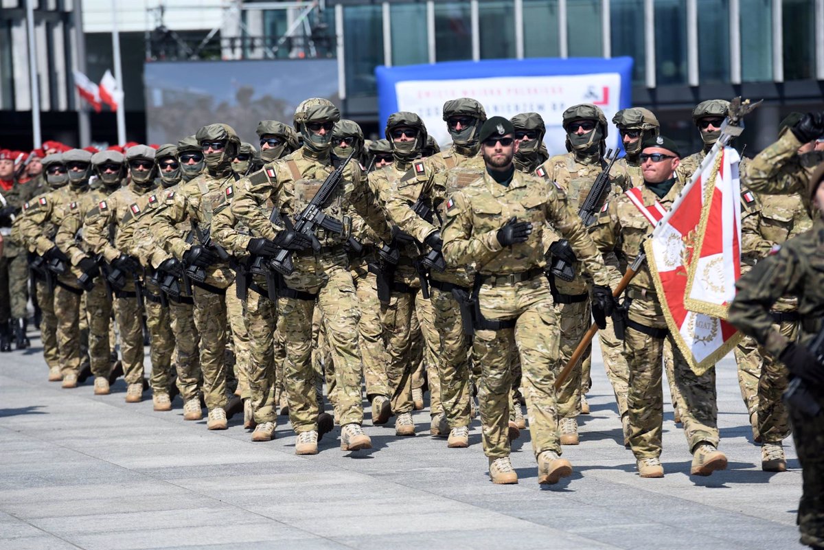 Polonia.- Polonia Ofrece A Sus Ciudadanos Entrenamiento Militar ...