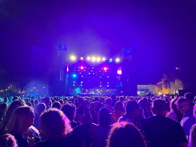 [Sevilla] Np Alcalá: Éxito Del Ii Castillo Sound Festival Plus Que Ha Congregado A 7.000 Personas Este Fin De Semana En Dos Conciertos En Alcalá De Guadaíra