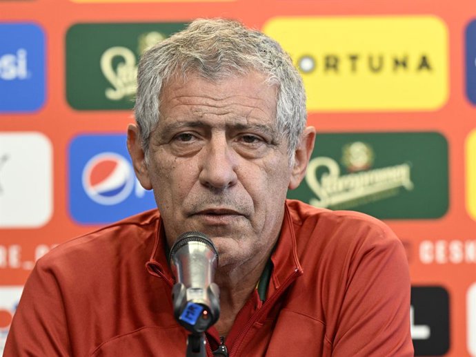 23 September 2022, Czech Republic, Prague: Portugal manager Fernando Santos attends a press conference ahead of Saturday's UEFA Nations League group B soccer match against Czech Republic. Photo: Krumphanzl Michal/CTK/dpa