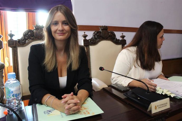 Estefanía Plaza en el pleno.