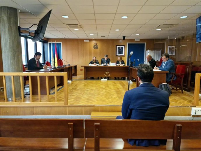 Imagen del hombre en el banquillo de los acusados.