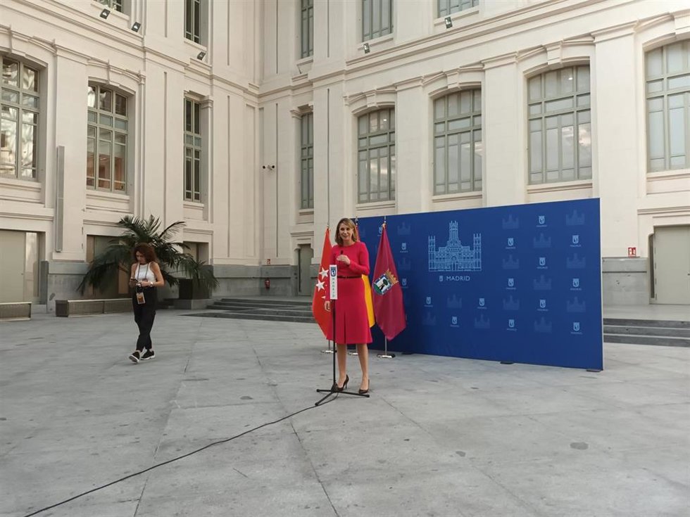 Mar Espinar ofrece declaraciones a los medios en Cibeles