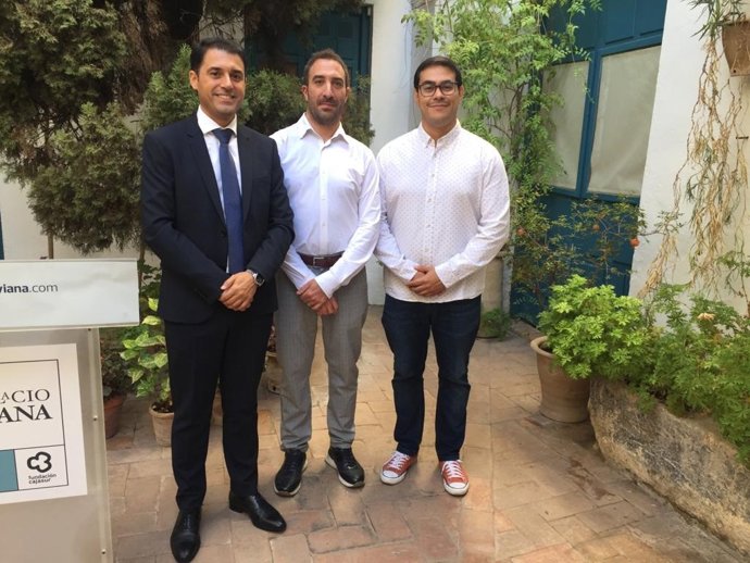 (Desde Izda.) Leopoldo Izquierdo, Daniel Broncano Y Juan Pablo Valencia, En El Palacio De Viana.