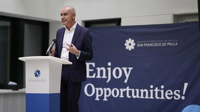 El alcalde de Sevilla, Antonio Muñoz, en el acto organizado por el San Francisco de Paula con motivo del Día Europeo de las Lenguas.