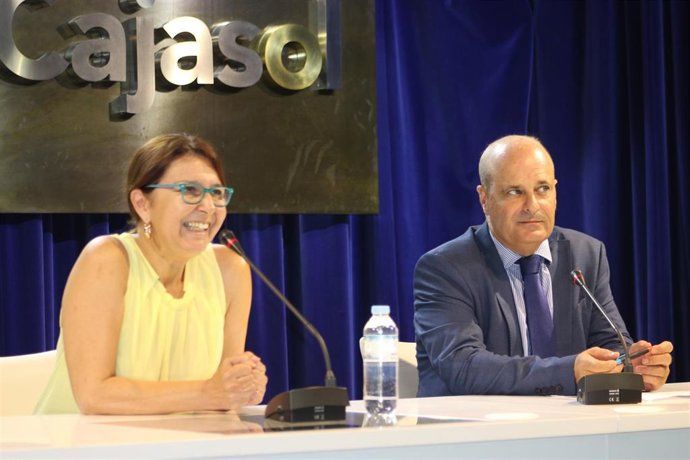 Archivo - La Fundación Cajasol y el diario Huelva Buenas Noticias entregan este miércoles los IV Premios Buena Gente de Huelva.