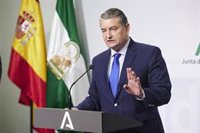 La Junta critica que el Gobierno plantee un "155 fiscal" contra Andalucía mientras Valencia también baja impuestos