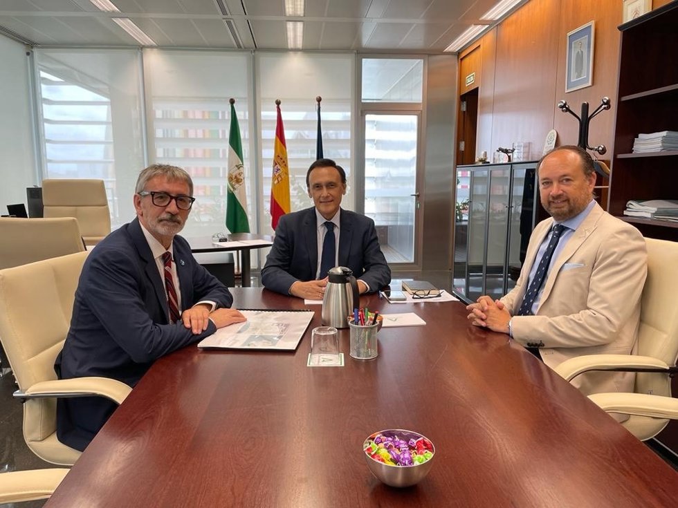 Gómez Villamandos con el rector de la UCA el pasado 13 de septiembre.
