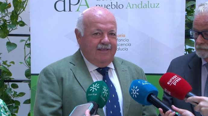 El presidente del Parlamento, Jesús Aguirre, realiza una visita institucional al Defensor del Pueblo, Jesús Maeztu