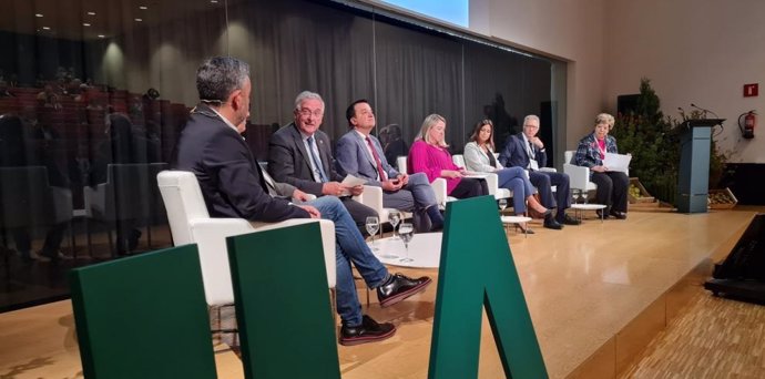 El consejero de Agricultura, Ganadería y Medio Ambiente del Gobierno de Aragón, Joaquín Olona, en el V Congreso Nacional de Ingenieros Agrónomos: Soluciones de la ingeniería agronómica para el reto demográfico