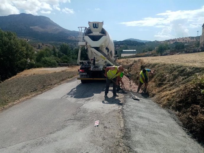 La Diputación invierte 1,5 millones de euros en nuevas mejoras en la carretera que une El Burgo y Casarabonela