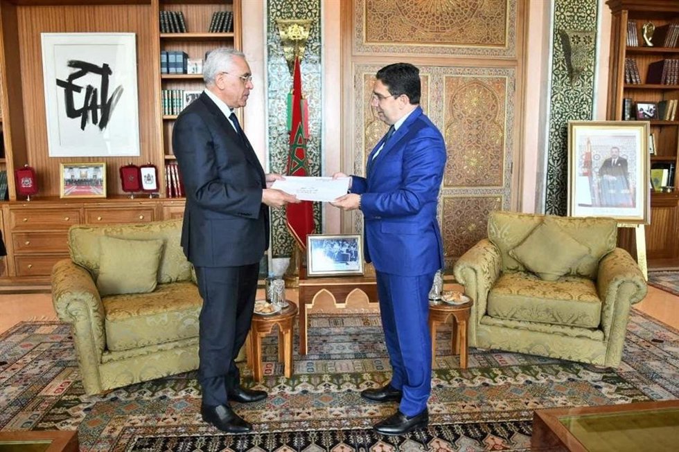 El ministro de Exteriores de Marruecos, Nasser Burita, recibe al ministro de Justicia de Argelia, Abderrachid Tabi