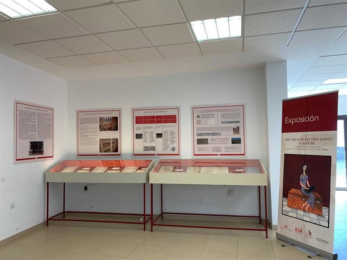 Documentos expuestos en Peraleda de San Román procedentes del archivo municipal