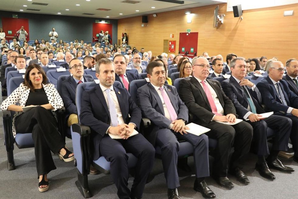 Espadas (4i), en el acto de apertura del curso en la UJA.