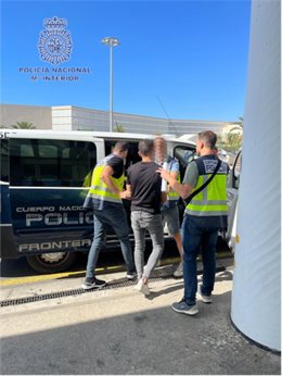 Uno de los detenidos por la Policía Nacional.