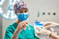 Ciencia avanza que Hipra está "a punto" de enviar a la EMA el último informe para la aprobación de su vacuna