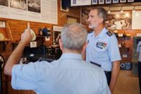 El Rey visita las unidades del Ejército del Aire que vigilan el espacio ultraterrestre