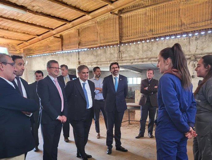 Visita del Consejero de Agricultura, Ganadería y Desarrollo Rural de la Junta de Castilla y León, Gerardo Dueñas, al Centro Integrado de FP de La Santa Espina.