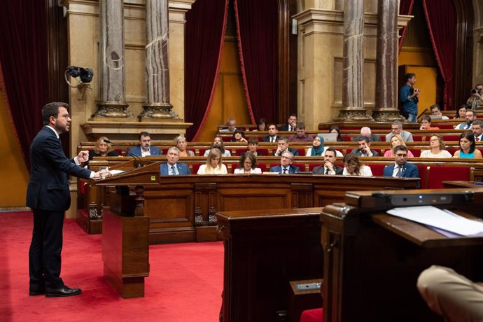 El presidente de la Generalitat, Pere Aragons, en su intervención en el Debate de Política General en el Parlament.