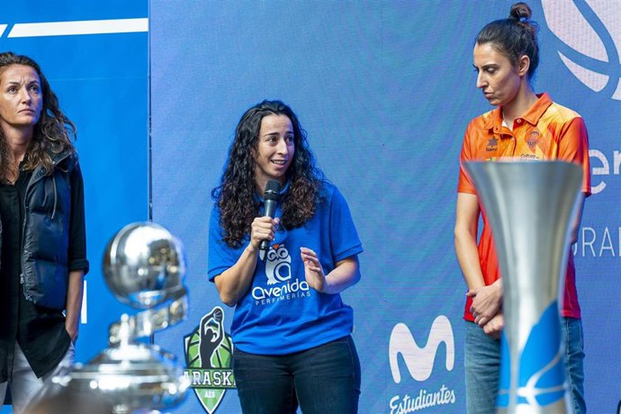 La base del Perfumerías Avenida Silvia Domínguez interviene en la presentación de la temporada 2022-2023 de la Liga Femenina Endesa