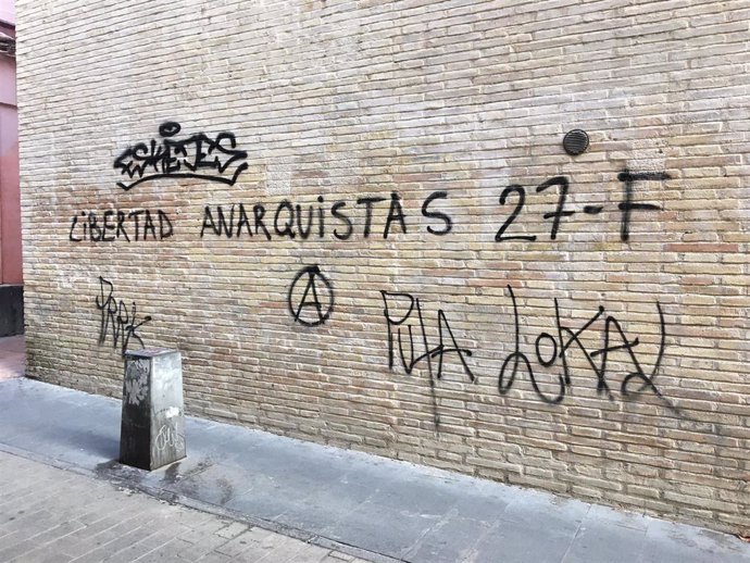 El PAR critica el vandalismo del exterior de la Iglesia de la Magdalena