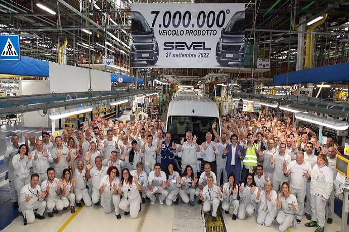 La planta de Stellantis en Atessa (Italia) alcanza una producción de 7 millones de vehículos comerciales