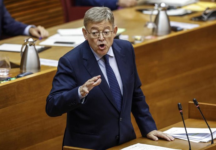 El president de la Generalitat valenciana, Ximo Puig, interviene durante el debate de política general, en las Cort Valencianes, a 27 de septiembre de 2022, en Valencia, Comunidad Valenciana (España).