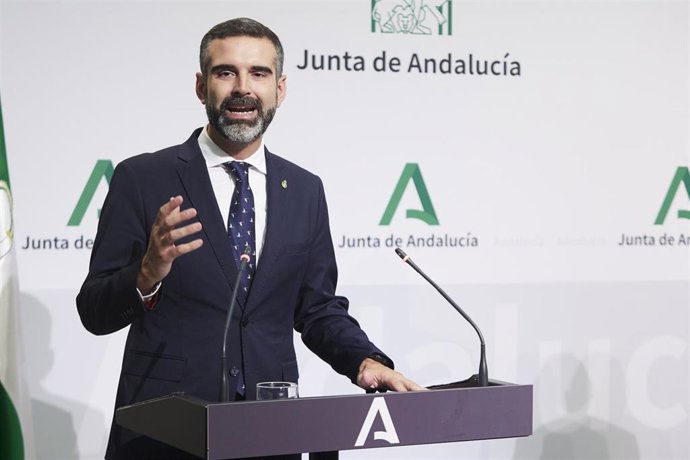 El consejero de Sostenibilidad, Medio Ambiente y Economía Azul y portavoz de la Junta de Andalucía, Ramón Fernández-Pacheco. 