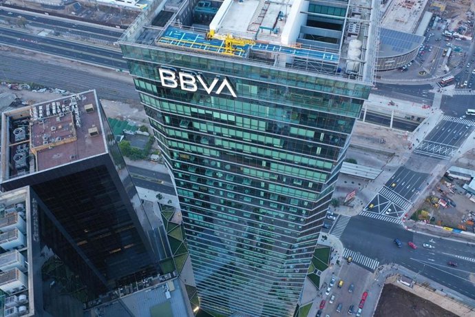 Archivo - Sede de BBVA en la ciudad de Buenos Aires, Argentina.