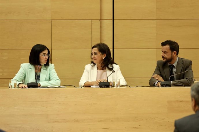 La ministra de Sanitat, Carolina Darias, al costat de la presidenta del Govern de La Rioja, Concha Andreu, en la inaguruación del XXX Congrés de Dret i Salut