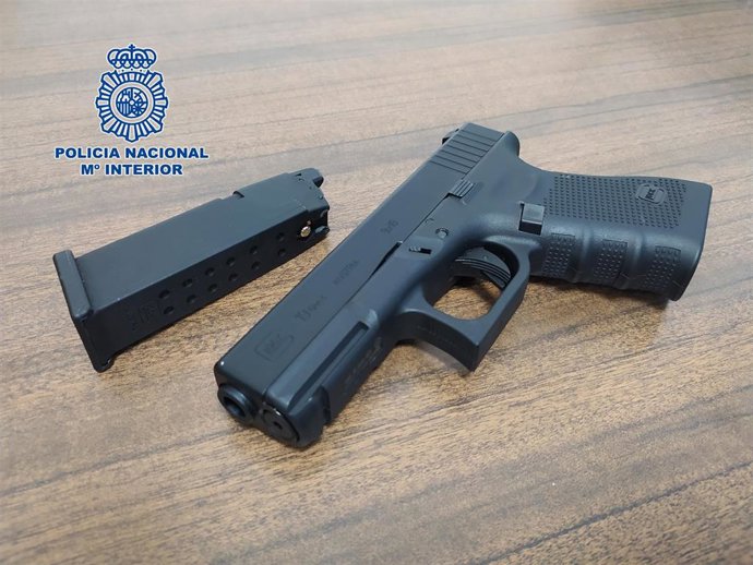 Archivo - Imagen de archivo de una pistola