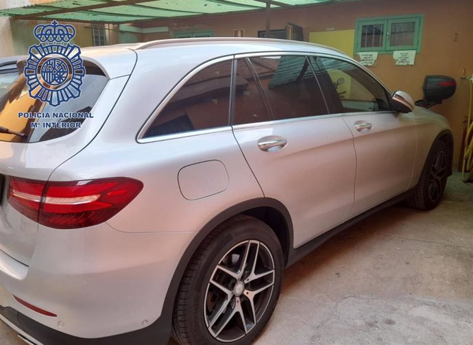 Imagen del vehículo intervenido en la operación.