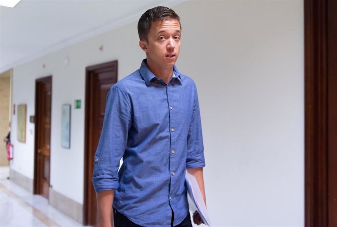 El líder de Más País, Íñigo Errejón, a su llegada a una reunión de Junta de Portavoces, en el Congreso de los Diputados.