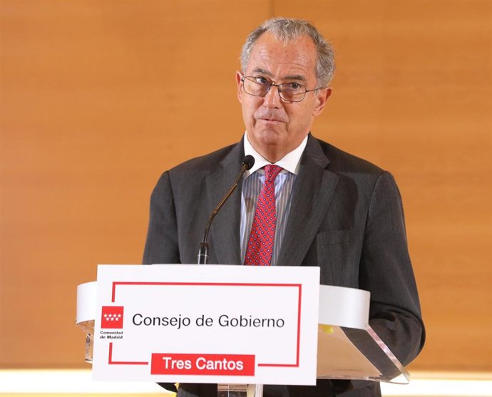 Archivo - El vicepresidente, consejero de Educación y Universidades de la Comunidad de Madrid, Enrique Ossorio, comparece en una reunión del Consejo de Gobierno.