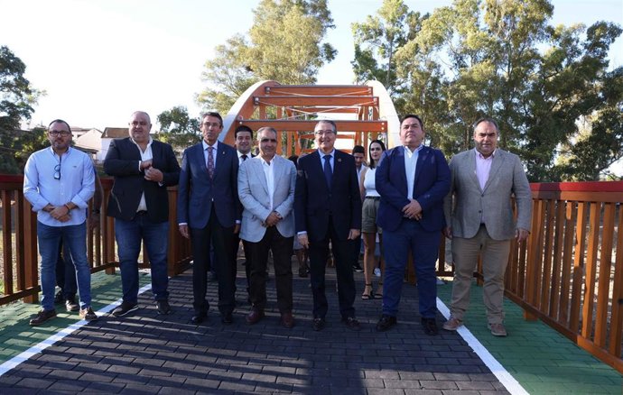 La Diputación inaugura en Álora la primera obra del Corredor Verde del Guadalhorce