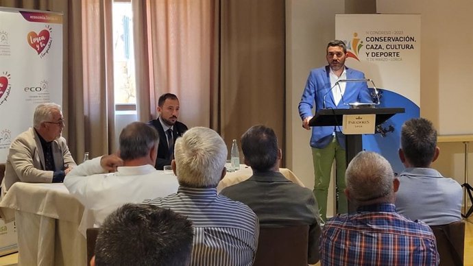 El consejero Antonio Luengo, durante su intervención en la presentación del Congreso de Caza que se celebrará en Lorca en marzo de 2023.