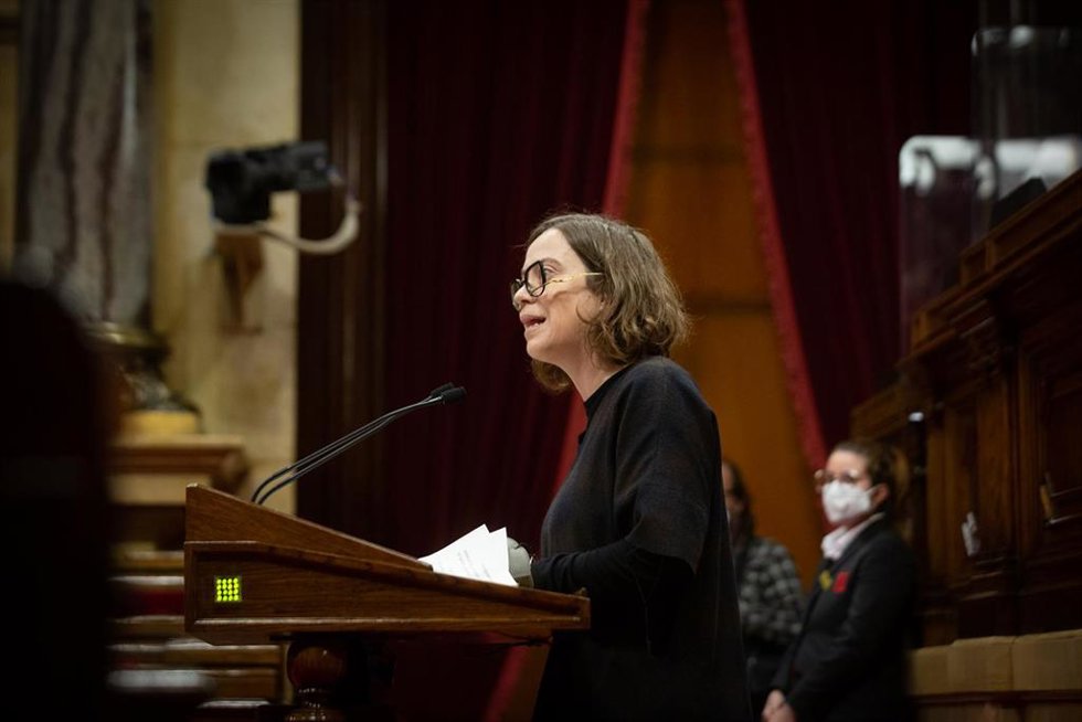 Archivo - La diputada de la CUP, Eullia Reguant, interviene en el pleno, a 3 de febrero de 2022, en Barcelona, Cataluña (España). La presidenta del Parlament, ha informado que acepta la delegación de voto del diputado de la CUP y secretario tercero de 