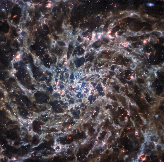 Imagen de la galaxia espiral IC 5332