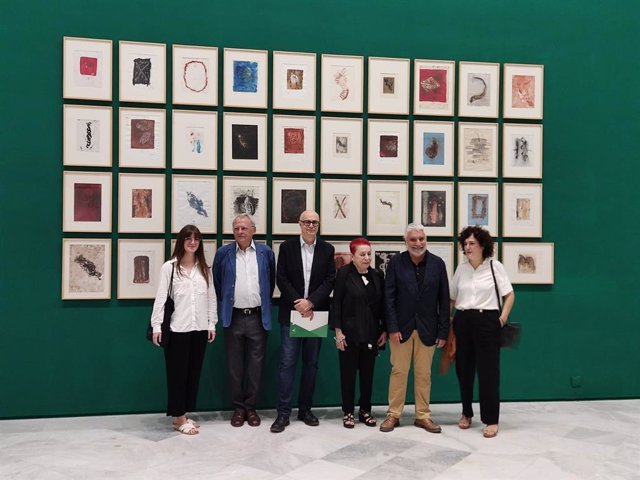 El CAAC presenta la exposición 'Sobre el papel', con obras de su colección permanente de destacados artistas