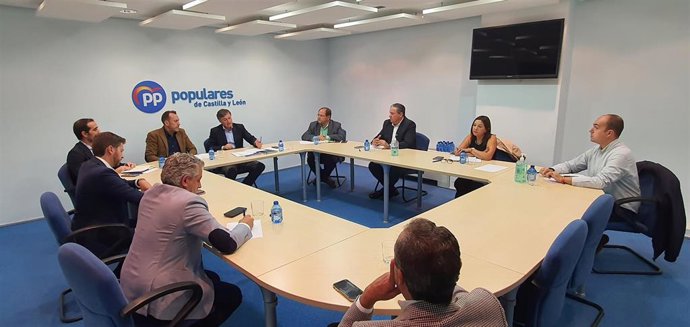 Reunión en la sede del PP de CyL para conformar la estructura de cara a las próximas elecciones municipales.