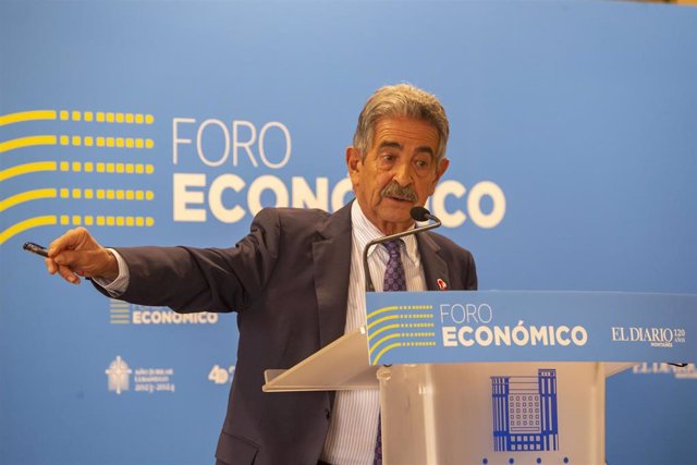 El presidente de Cantabria, Miguel Ángel Revilla, en su intervención en el Foro Económico de El Diario Montañés.